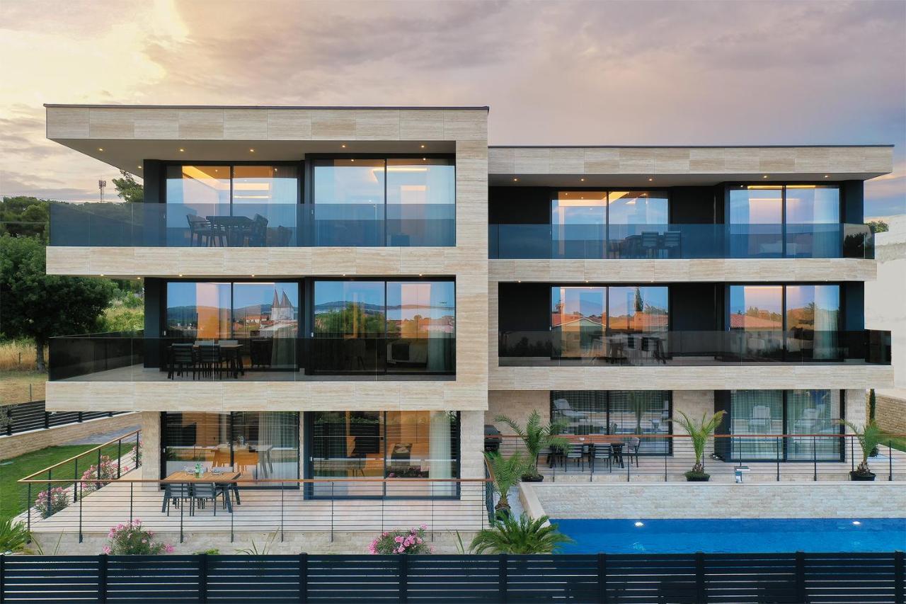 Boutique Apartments Kristo 메덜린 외부 사진