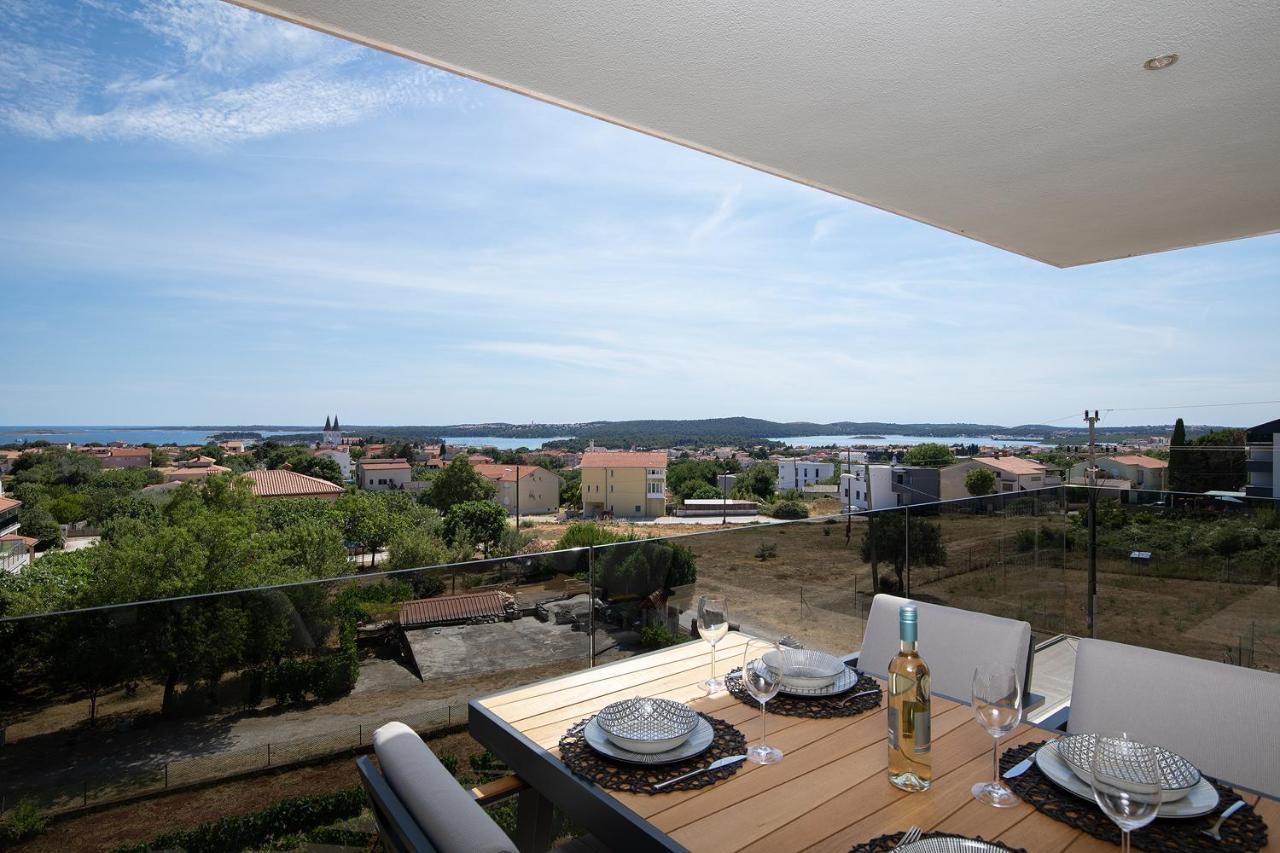 Boutique Apartments Kristo 메덜린 외부 사진